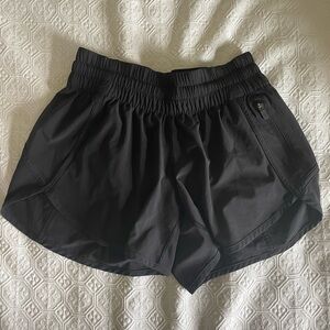 NWOT Lululemon tracker shorts